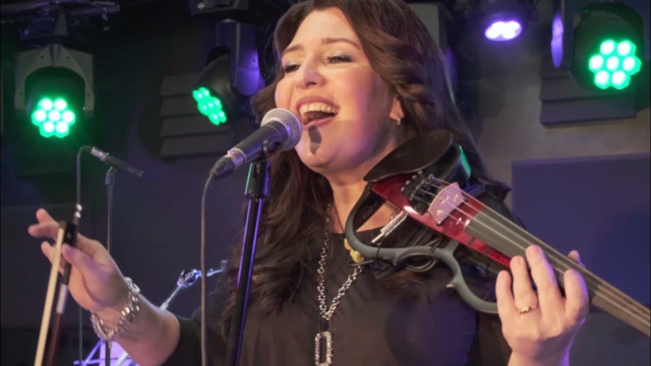 Radio veronica png. Veronica live. Ze fish солистка. Veronica live. Реченька евгения рябцева.