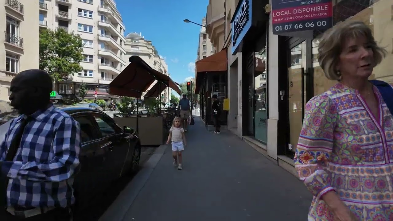 Paris After Dark 🔥 🇫🇷 4K Walk from Moulin Rouge to Pigalle (Real Sounds)  🇫🇷 Walking Through Paris