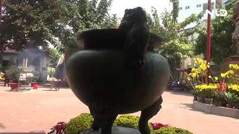 An vị lư hương tượng đài Trần Hưng Đạo tại đền thờ Đức Thánh Trần | NLĐTV