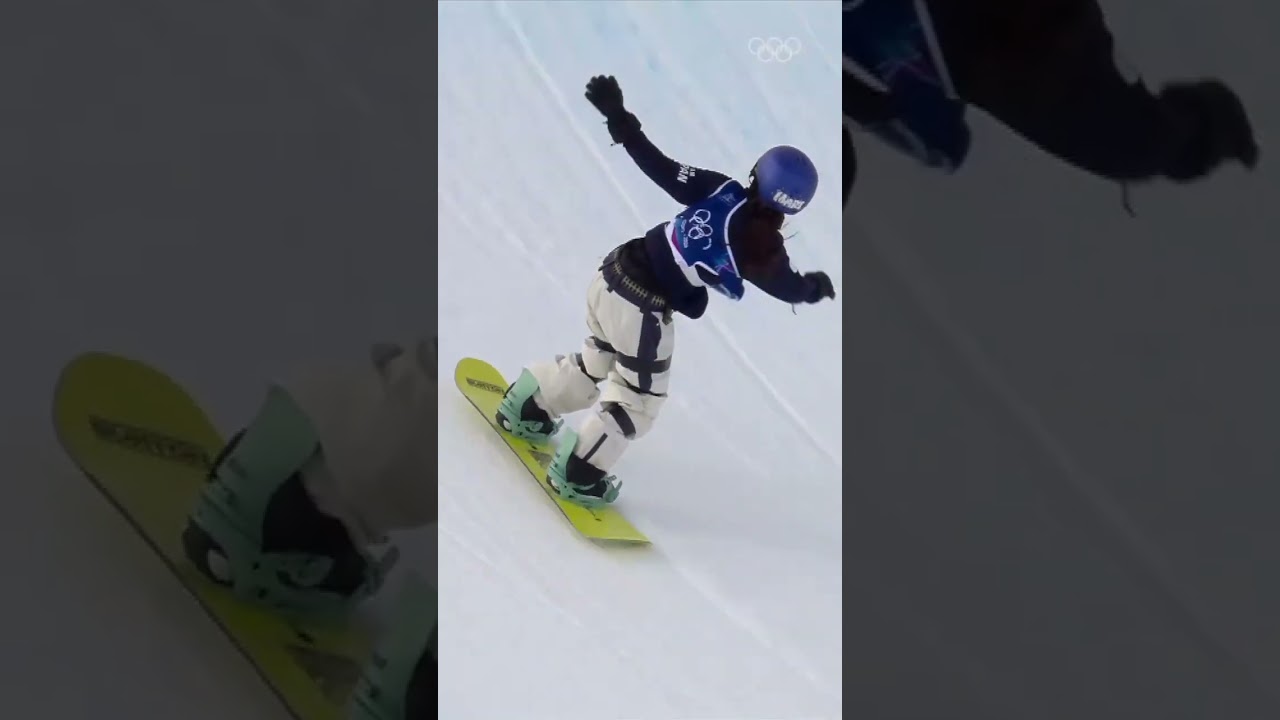 Fukada Mari gets a gold medal on her Olympic debut in the women's #Snowboard slopestyle! 🥇