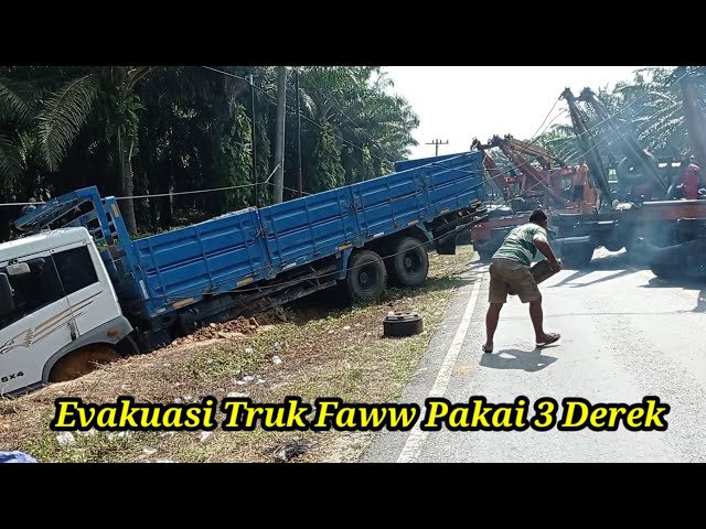 Evakuasi Truk Faww Yang laka Sampai pakai 3 Derek Maju Jaya class=