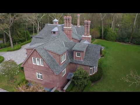 New York Estate With Garage Built for a Car Collection