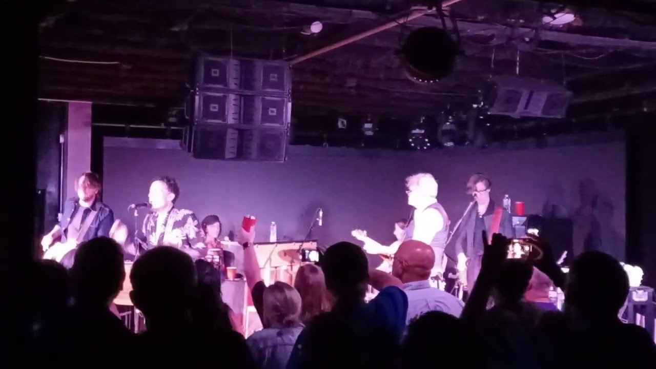 the final part of the final song The Wallflowers performed at the