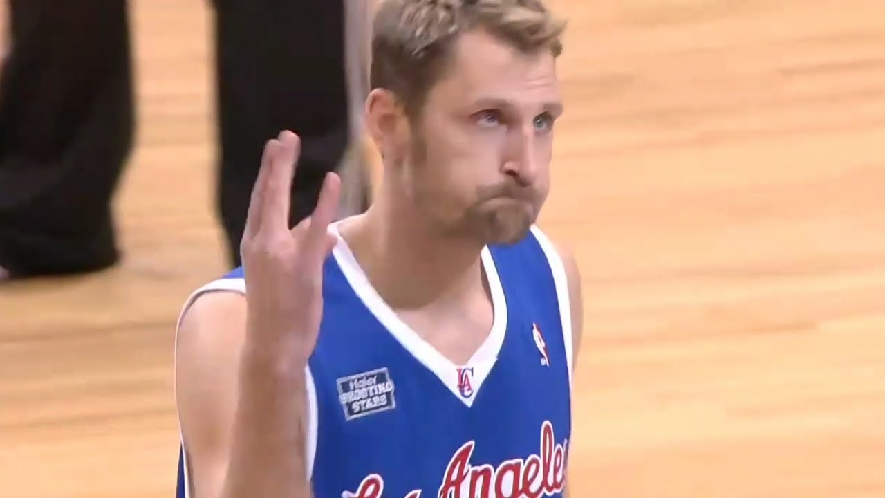 Брент Бэрри превращается в Крента Кэрри на конкурсе трехочковых бросков НБА 2010 года после решаю...