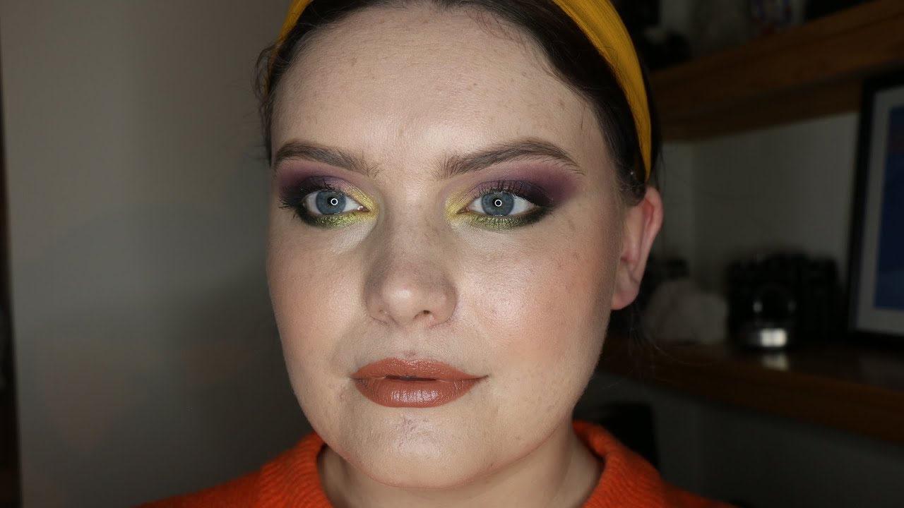 Playing with old makeup | Carmi x Revolution Palette | Isabella