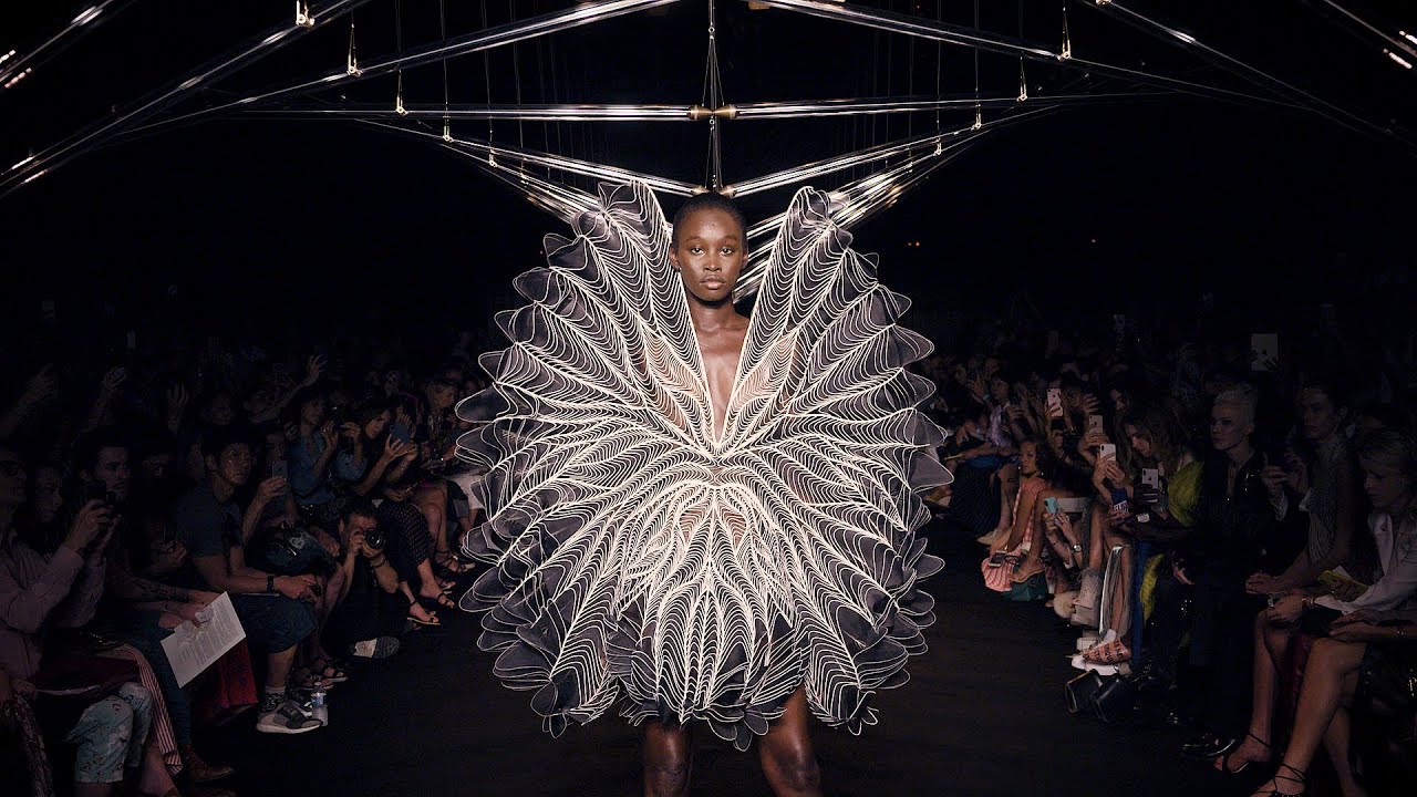Iris Van Herpen Syntopia Iris Van Herpen Syntopia