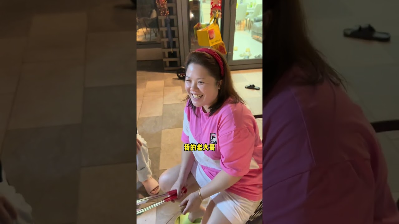 香港一家四口放假，在家里小花园做窑鸡+烧烤