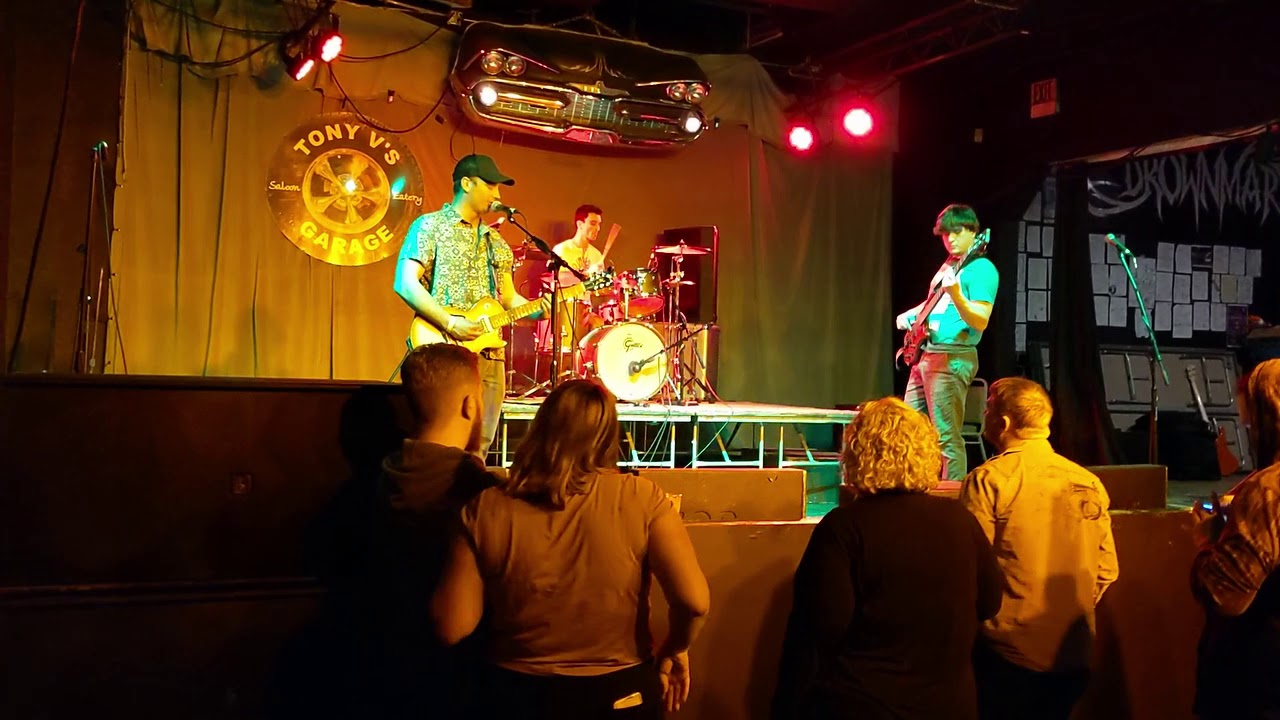 Dojos - Cowboy Do (Live from Tony V's)