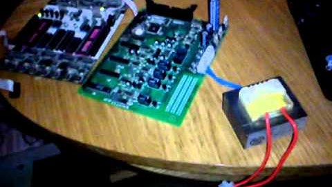 Programming the AVRX synthesizer using STK500