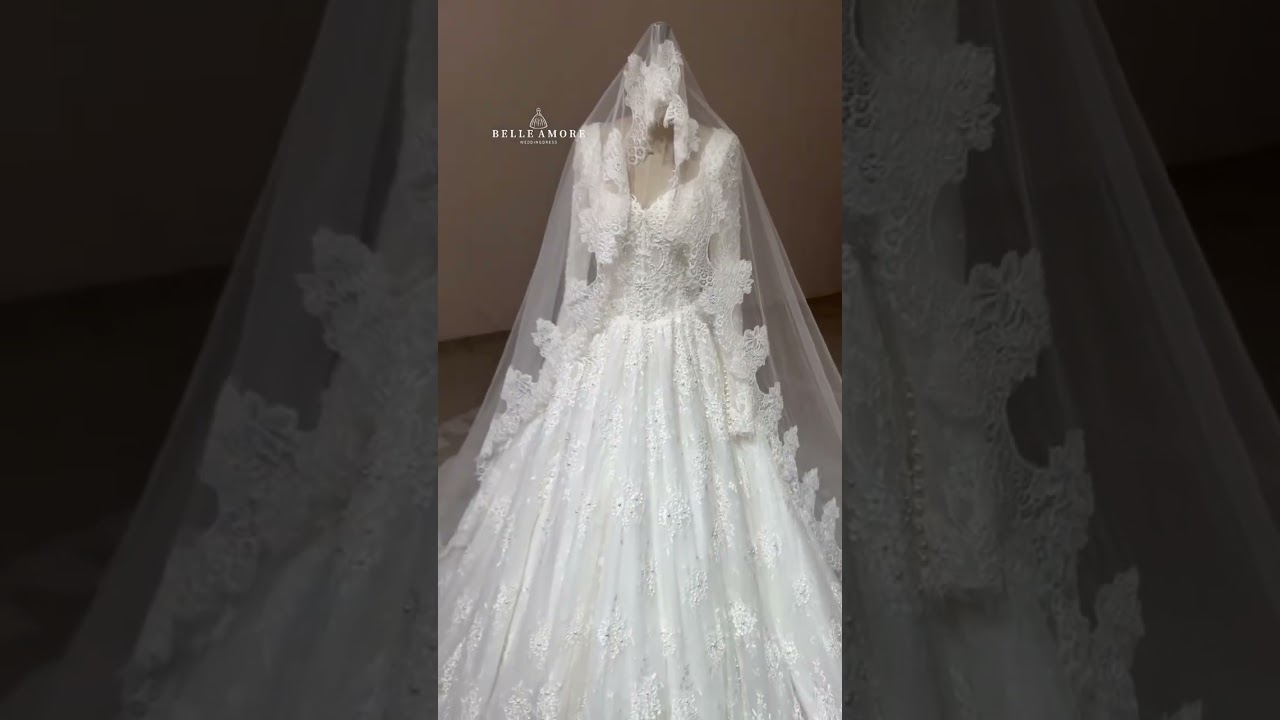 Timeless Lace Wedding Dress That Never Goes Out of Style