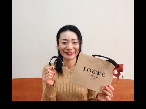 【雅】【美品】LOEWE 黒 レザー ラップブレスレット 119.19.336_1100_1F.jpg?sw=1200
