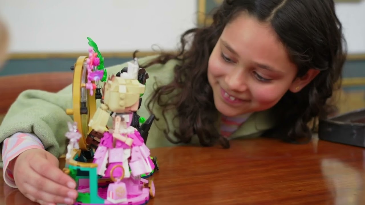 Lego Figurer av Elphaba og Glinda 75682