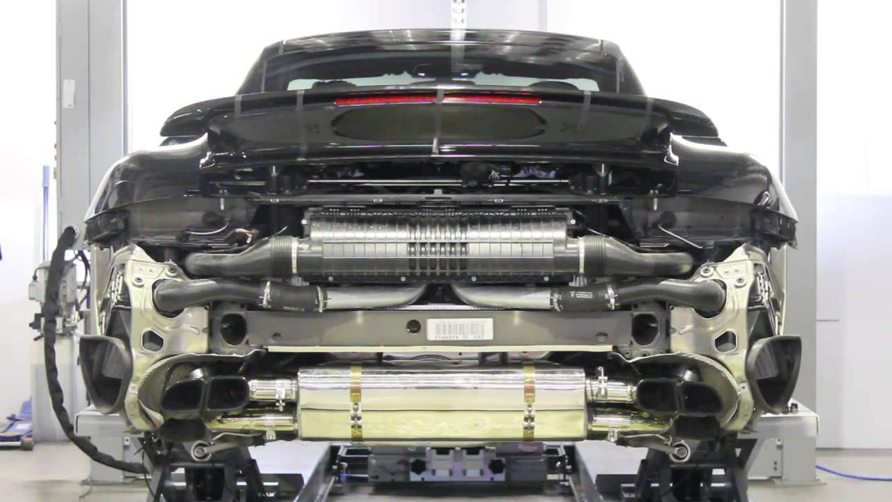 Porsche 911 Turbo S (991) with exhaust system by Cargraphic