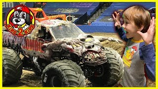 Monster Jam Truck Toys - PIRATES vs ZOMBIES!! - Triple Threat Series DIY Stadium FREESTYLE Mound