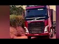 TRANS  CARIMPEIRA  - volvo fh patinando no morro - CAMINHÕES AO EXTREMO