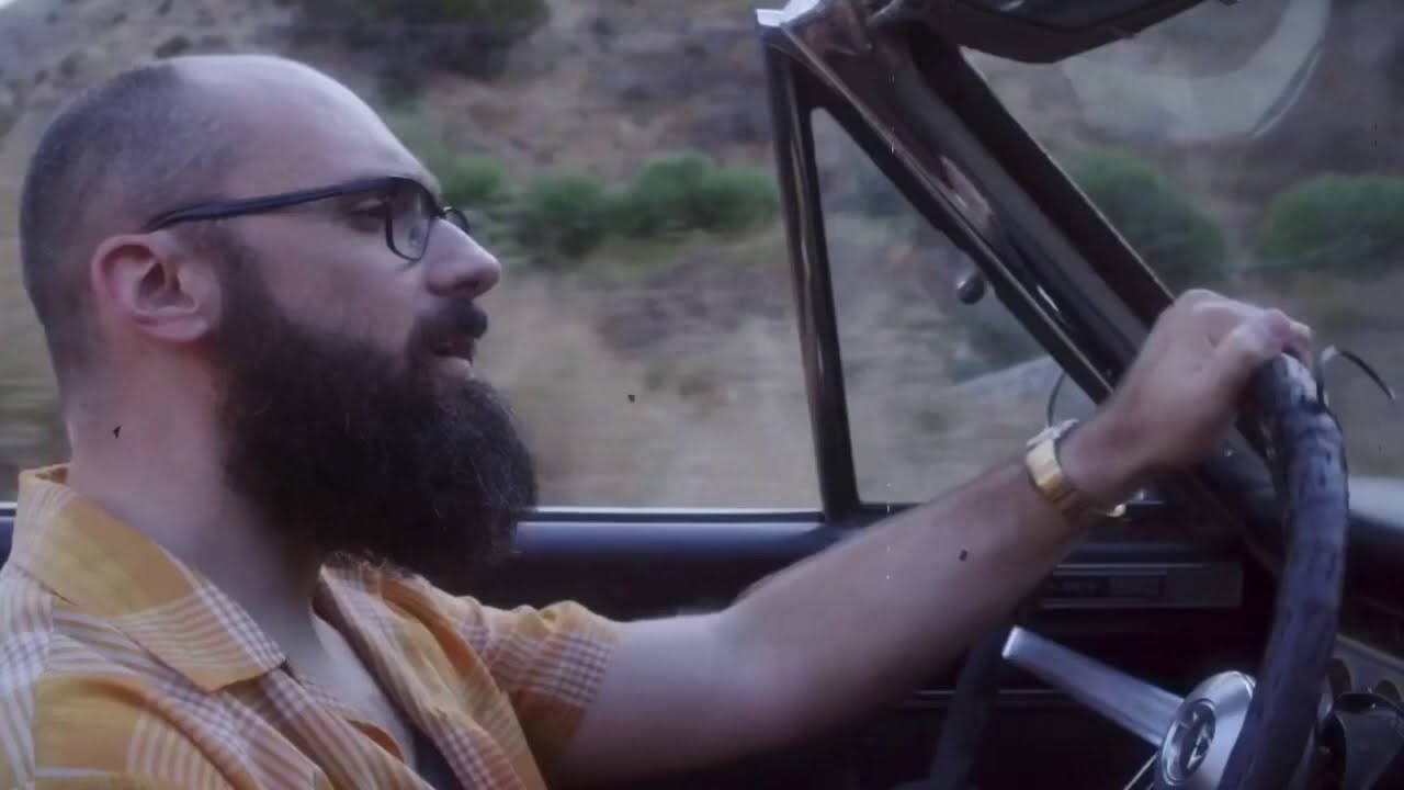 (HEADPHONE WARNING) Vsauce goes on a completely normal road trip and