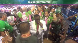 Video thumbnail of "Carnaval 2019: Estação Primeira de Mangueira Inicio do Desfile"