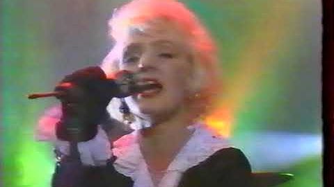 The Primitives 1988 french tv A2 "Planète Rock" :  "stop killing me"