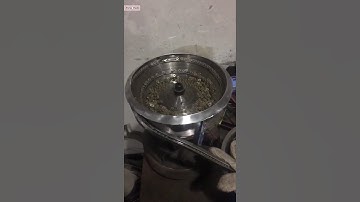 Vibrating bowl for automatic ring hardware part sorting machine