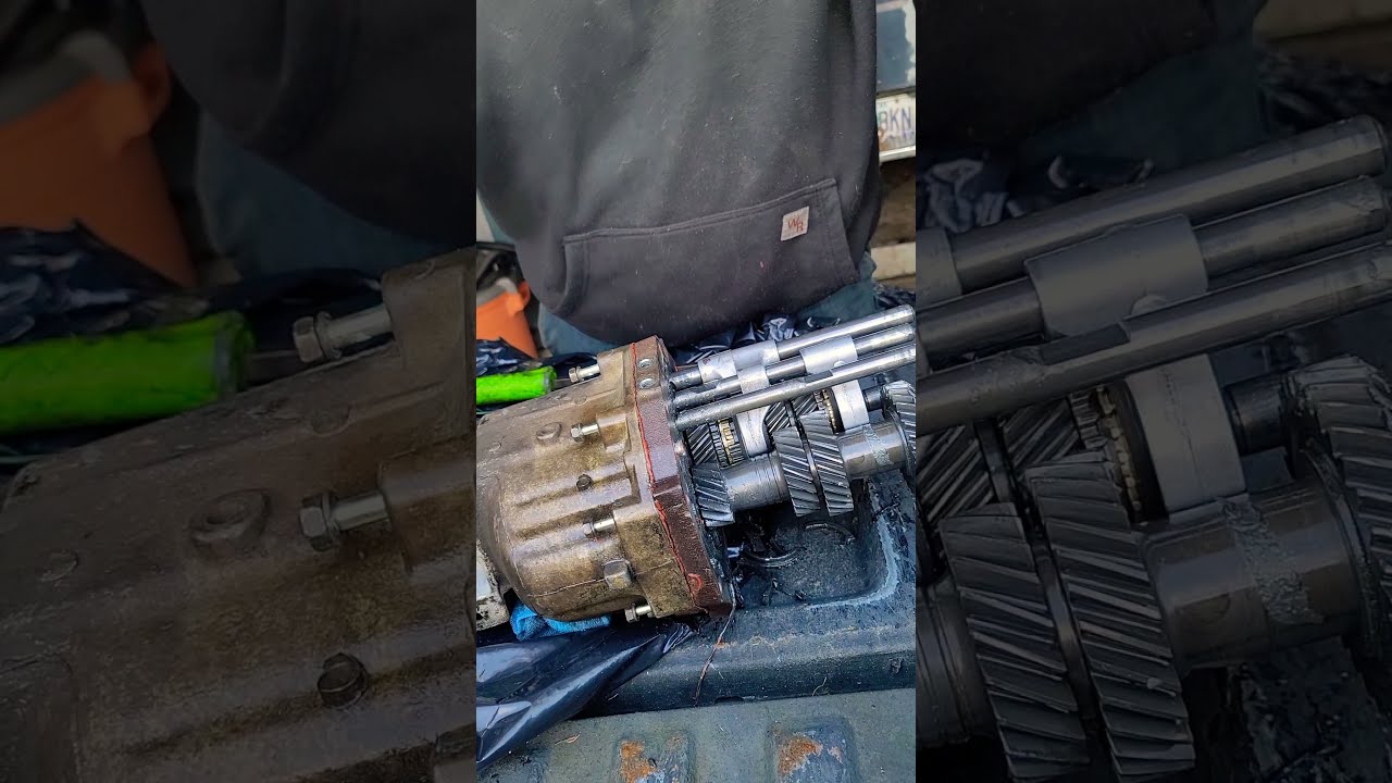 Nissan Hard Body Broken 5spd Transmission