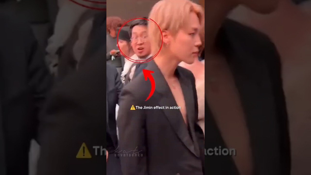 Ver ⚠️The Jimin effect in action at Dior SS26 show #jiminxdior #jimininparis #diorss26 no YouTube Ver ⚠️The Jimin effect in action at Dior SS26 show #jiminxdior #jimininparis #diorss26 no YouTube