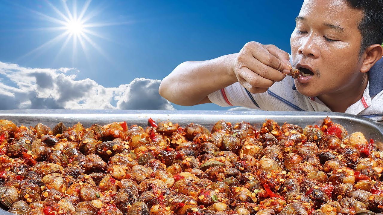 Eating spicy clams ,How to cooking clams under the sun YouTube