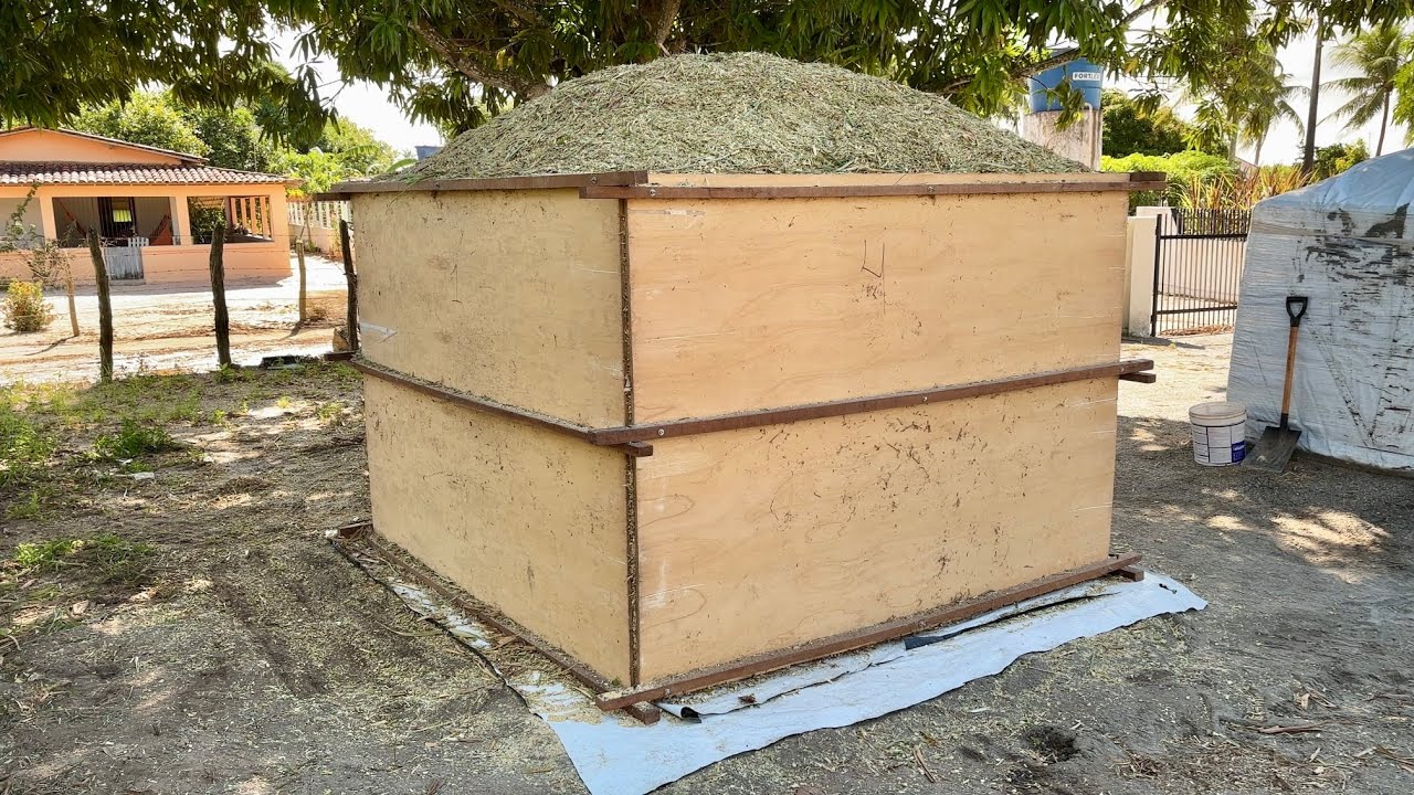 Silo Rapadura [Parte 3]: Enchendo a Forma com Rolão de Milho e Macaxeira!