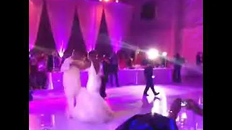 DAVIDO SINGS 'GOBE' AT SISTER'S WEDDING IN MIAMI