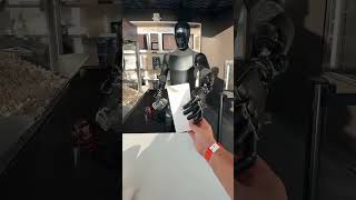 Robot bán hàng đang tràn lan #ai #dance #future #funny #memes #china #automobile #gaming #technology