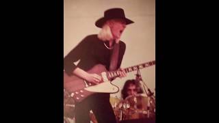 Johnny Winter--Awesome Slide Guitar