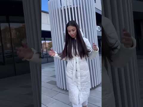 Пальто-куртка з капюшоном стьобане демісезонне утеплене з поясом, розміри S–XL, видео 3