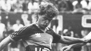 Edinho, zagueiro do Flamengo em 1987