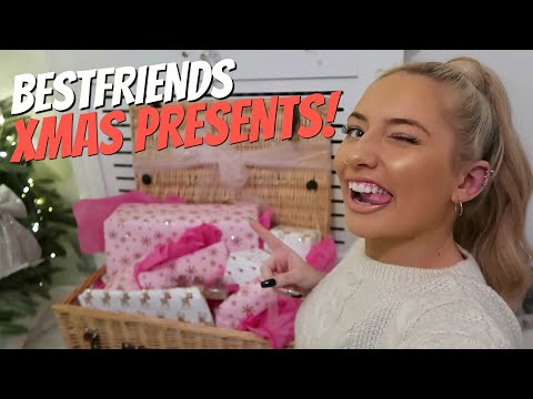 WRAPPING MY BESTFRIENDS CHRISTMAS PRESENTS!!! 😱