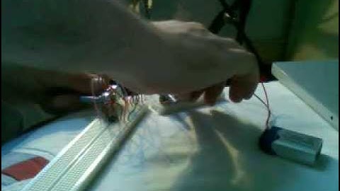 DIY synth "Vibrati Punk Console(?)" with 556 and 555 timer