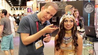 Calling a Cosplayers Mom at Comic-Con 2014 (bonus video!)