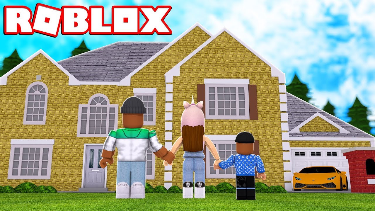 BUILDING OUR DREAM HOUSE IN ROBLOX - YouTube