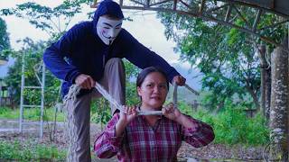 A Single Mother Risks Everything When a Stranger Attacks Her in the Forest 🔥 screenshot 4