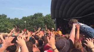 Beartooth- Body Bag live HD Warped Tour 2015