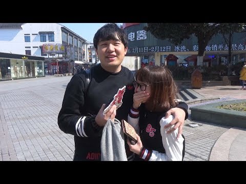 【拜託啦學妹】NO.40｜如何優雅誇讚女友的平胸？願這位小哥還能好好的活著！