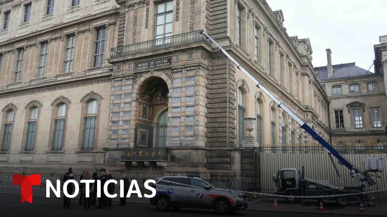 Vea la reconstrucción del espectacular robo al Louvre a plena luz del día | Noticias Telemundo