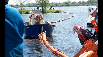 Oil spill response drill on the Snake River