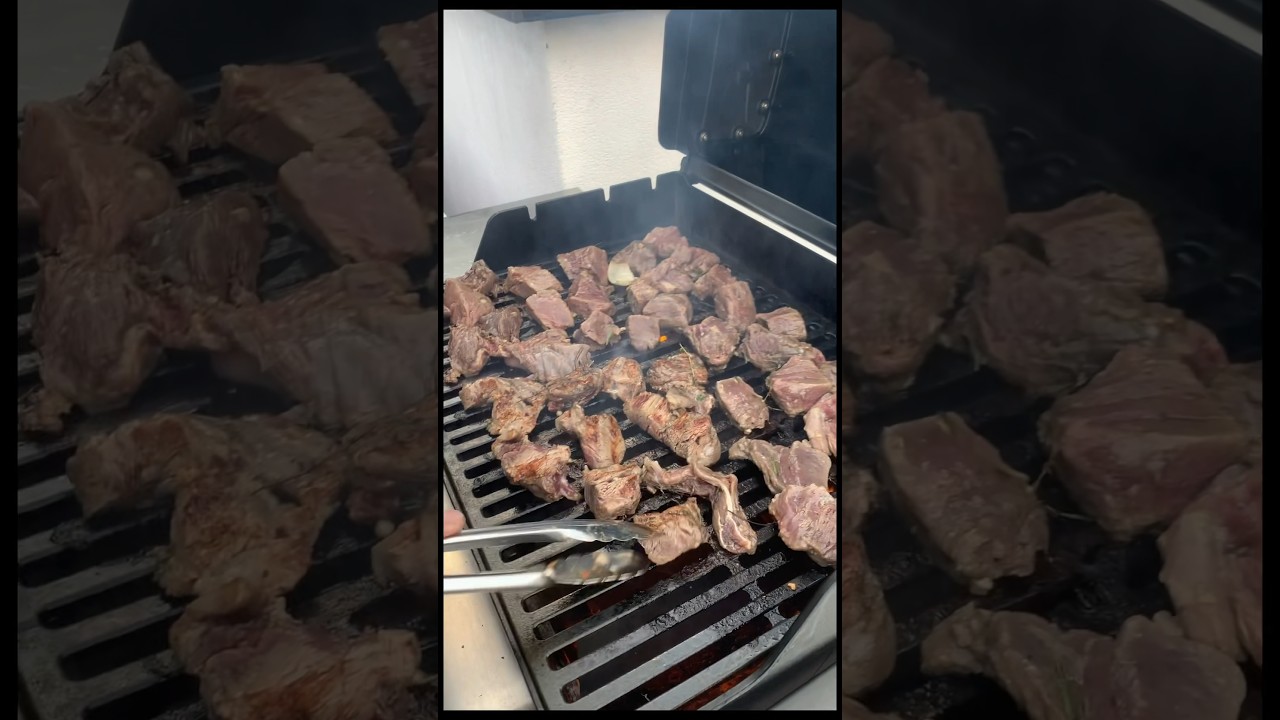 Открыли сезон шашлыков🔥 СТАВЬТЕ 👍, кто любит шашлыки! 