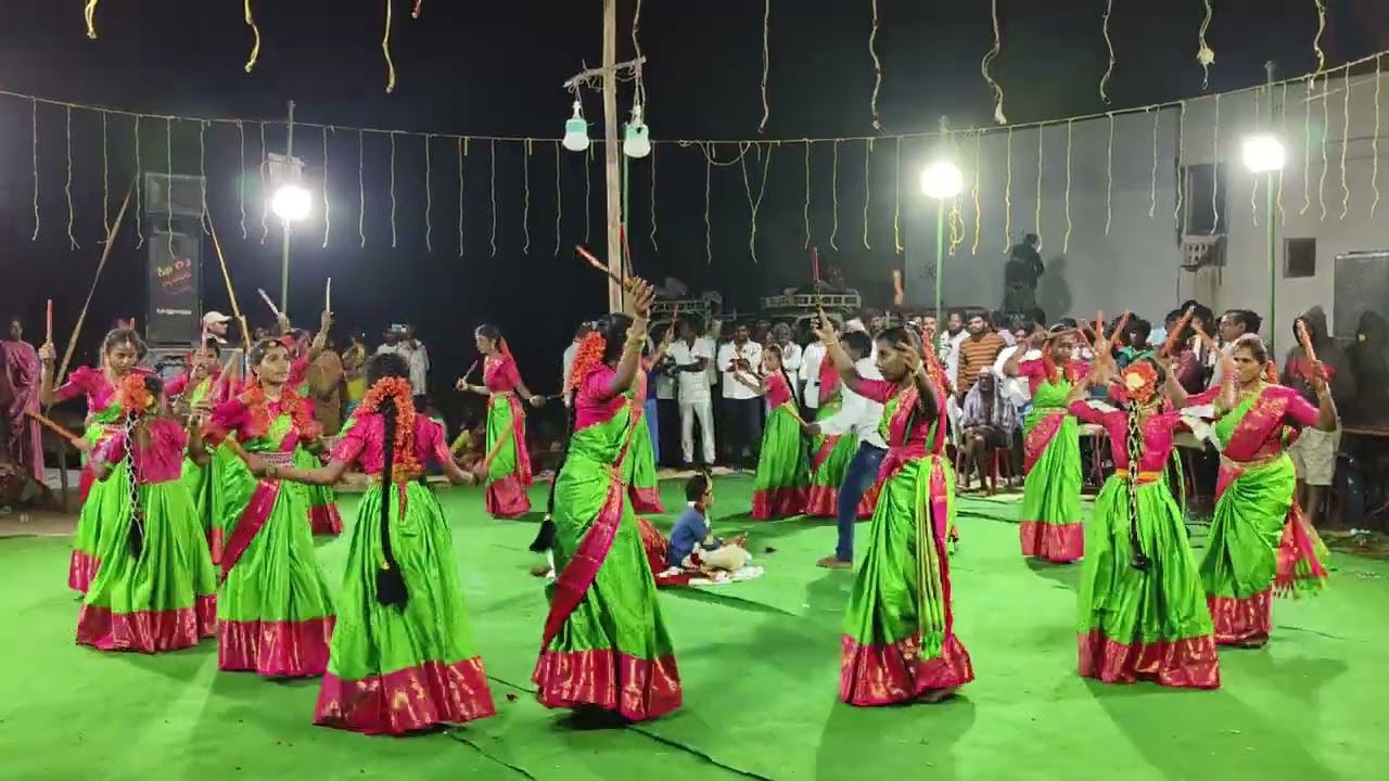osey Ramulamma kolatam song#kolatamtelugusongs #coloursofminiworld