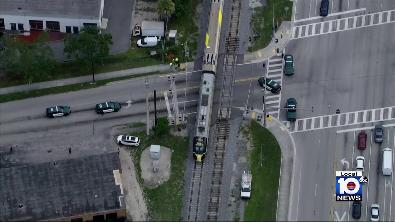 Brightline train fatally strike pedestrian in Deerfield Beach - YouTube