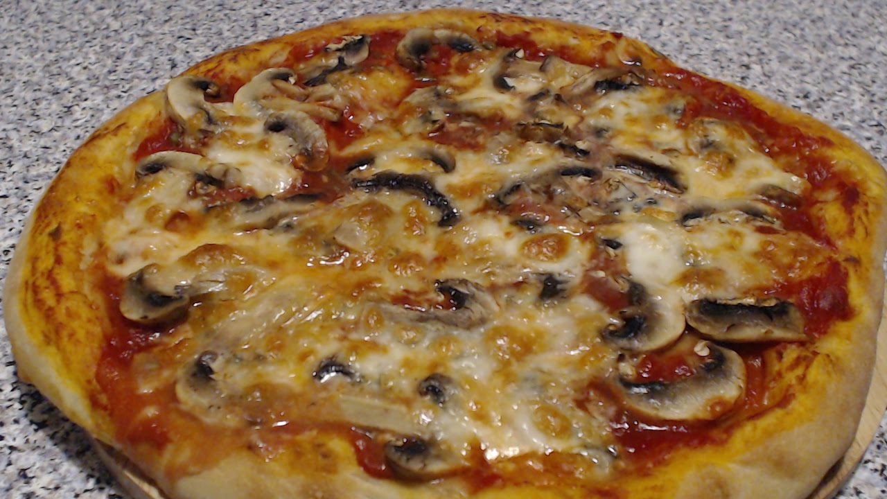 Pizza ai funghi freschi - YouTube