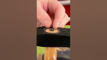 The installation process of the hammer handle
