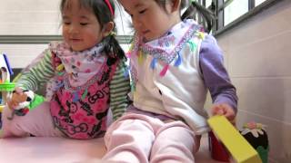 Aliza & Naomi 2016033005