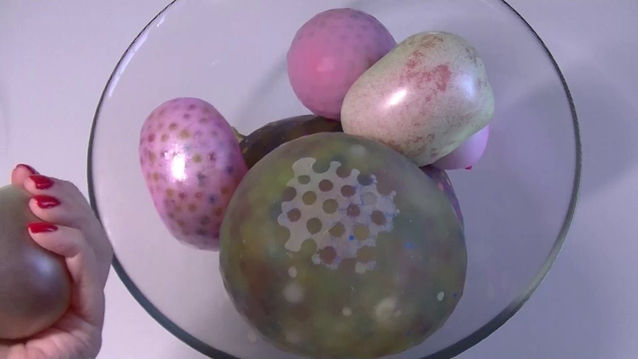 j'?�clate les balles anti-stress remplies d'orbeez de neige et de slime et y'en a partout ??��