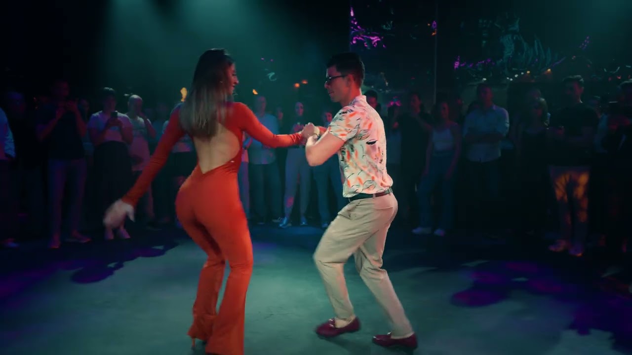 Alan y Cristina / Karlos Rosé - Just the Way You Are