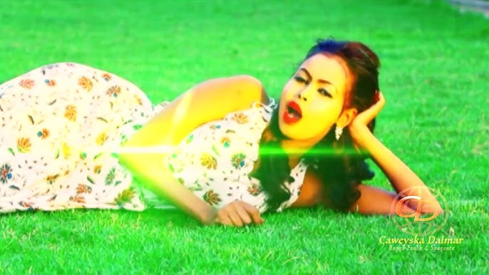 Rus tilida xizmatkor va qoriqchi Porno shisha mushuk ichida